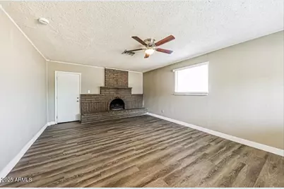 6921 W Hazelwood Street, Phoenix, AZ 85033 - Photo 2