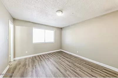 6921 W Hazelwood Street, Phoenix, AZ 85033 - Photo 6