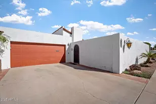 2022 E Bishop Dr, Tempe, AZ 85282 - Photo 1