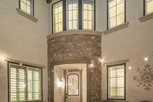 21724 N 36th St, Phoenix, AZ 85050 - Photo 2