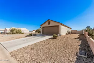 14815 S Redondo Rd, Arizona City, AZ 85123 - Photo 4