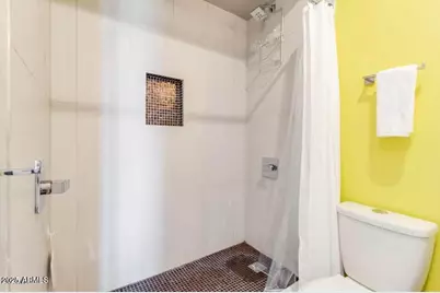 4750 N Central Avenue #L8, Phoenix, AZ 85012 - Photo 12