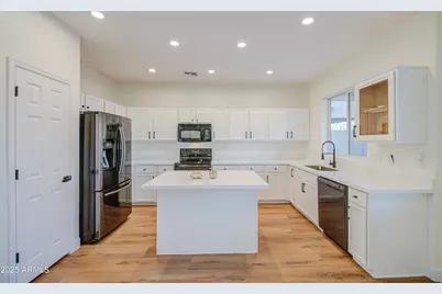 22022 W Moonlight Path, Buckeye, AZ 85326 - Photo 10