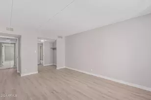 7930 E Camelback Rd, Scottsdale, AZ 85251 - Photo 22