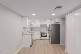 7930 E Camelback Rd, Scottsdale, AZ 85251 - Photo 10