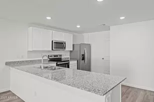 716 Dylan Ct, Wickenburg, AZ 85390 - Photo 2