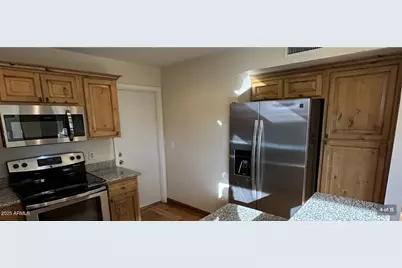 18285 N 87th Drive, Peoria, AZ 85382 - Photo 4