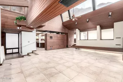 5275 N Camelhead Road, Phoenix, AZ 85018 - Photo 10