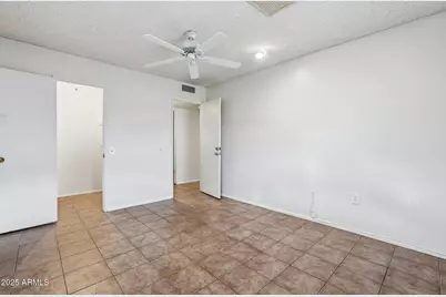 9201 W Long Hills Drive, Sun City, AZ 85351 - Photo 18