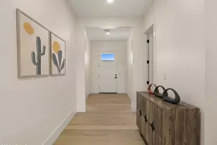 4307 E Avalon Dr, Phoenix, AZ 85018 - Photo 4