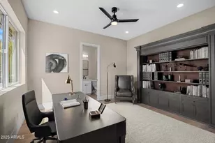 3002 N 53rd Pl, Phoenix, AZ 85018 - Photo 18