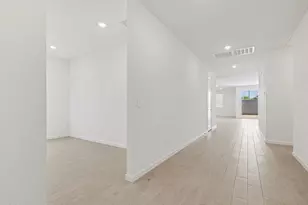 8460 W Saratoga Way, Florence, AZ 85132 - Photo 2