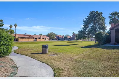 4423 E Amberwood Drive, Phoenix, AZ 85048 - Photo 38