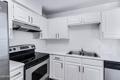 4423 E Amberwood Drive, Phoenix, AZ 85048 - Photo 16