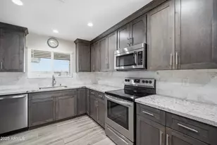 10923 W Meade Dr, Sun City, AZ 85351 - Photo 4