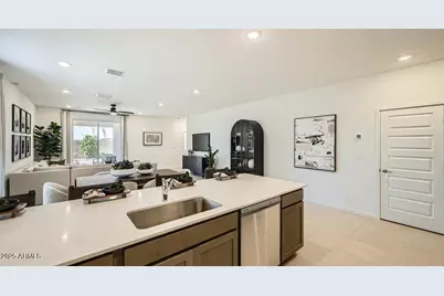 9541 W Flower Street, Phoenix, AZ 85037 - Photo 4