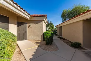 2929 W Yorkshire Dr, Phoenix, AZ 85027 - Photo 2