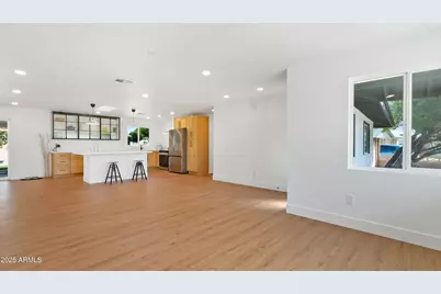 8829 N 17th Avenue, Phoenix, AZ 85021 - Photo 8