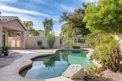 10322 W Roanoke Avenue, Avondale, AZ 85392 - Photo 14