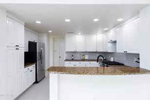 21320 N 56th St, Phoenix, AZ 85054 - Photo 10