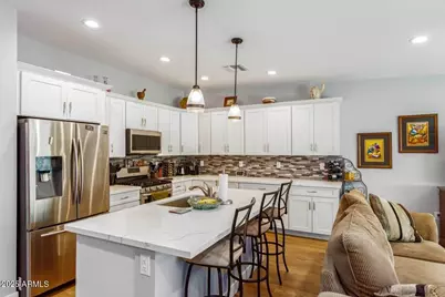 207 E Monterey Way, Phoenix, AZ 85012 - Photo 10