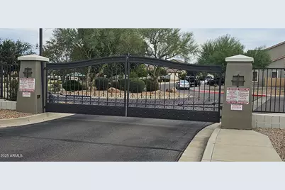 2218 W Magdalena Lane, Phoenix, AZ 85041 - Photo 38