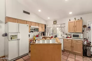 3208 W Juniper Ave, Phoenix, AZ 85053 - Photo 12