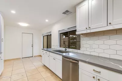 9322 E Jenan Drive, Scottsdale, AZ 85260 - Photo 16