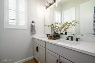 6525 E Libby St, Phoenix, AZ 85054 - Photo 22