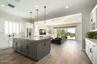 6525 E Libby St, Phoenix, AZ 85054 - Photo 2