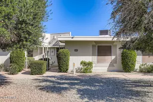 10454 W Palmeras Dr, Sun City, AZ 85373 - Photo 24