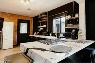 1055 E Whitton Ave, Phoenix, AZ 85014 - Photo 2