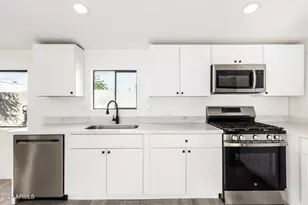 452 E Annette Dr, Phoenix, AZ 85022 - Photo 10