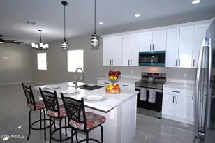 122 S 5th St, Avondale, AZ 85323 - Photo 8