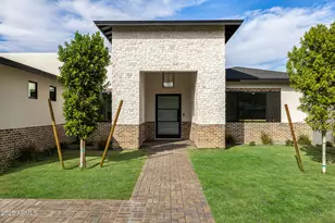 4228 E Avalon Dr, Phoenix, AZ 85018 - Photo 10