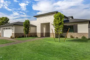 4228 E Avalon Dr, Phoenix, AZ 85018 - Photo 8