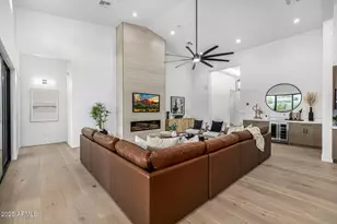 4228 E Avalon Dr, Phoenix, AZ 85018 - Photo 18