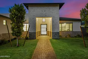 4228 E Avalon Dr, Phoenix, AZ 85018 - Photo 6