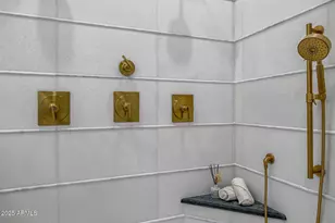 5739 E Calle Del Paisano, Phoenix, AZ 85018 - Photo 26