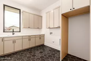 7090 W Celestine Dr, Peoria, AZ 85383 - Photo 40