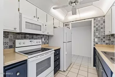 13721 N 98th Avenue #C, Sun City, AZ 85351 - Photo 10