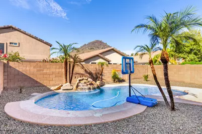 1822 E Patrick Lane, Phoenix, AZ 85024 - Photo 4