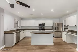 1822 E Patrick Ln, Phoenix, AZ 85024 - Photo 14