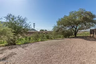 1822 E Patrick Ln, Phoenix, AZ 85024 - Photo 44