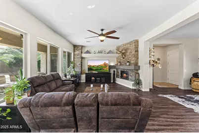 18495 W Paradise Lane, Surprise, AZ 85388 - Photo 14