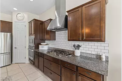 18495 W Paradise Lane, Surprise, AZ 85388 - Photo 16