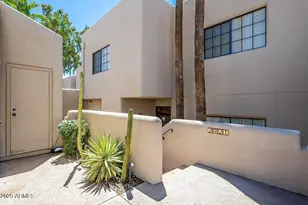 2921 E Keim Dr, Phoenix, AZ 85016 - Photo 1