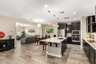 549 E Balao Dr, Phoenix, AZ 85085 - Photo 10