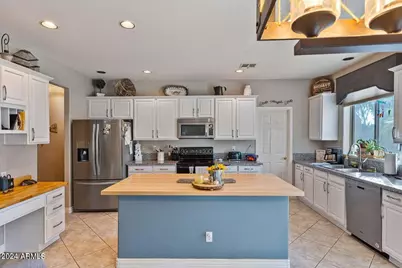 9022 W Ross Avenue, Peoria, AZ 85382 - Photo 10