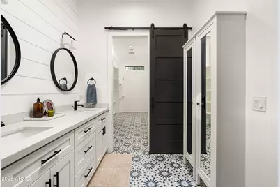 4208 N 41st Place, Phoenix, AZ 85018 - Photo 16